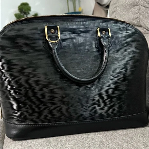 Authentic Louis Vuitton Epi black Alma - Picture 2 of 16